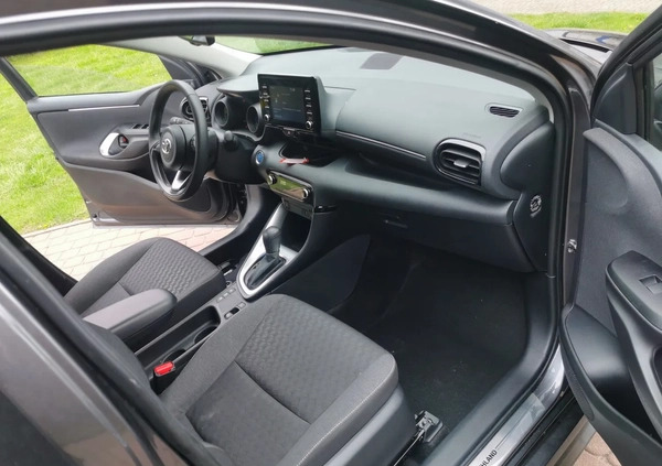 Toyota Yaris cena 91500 przebieg: 8850, rok produkcji 2022 z Zbąszyń małe 379